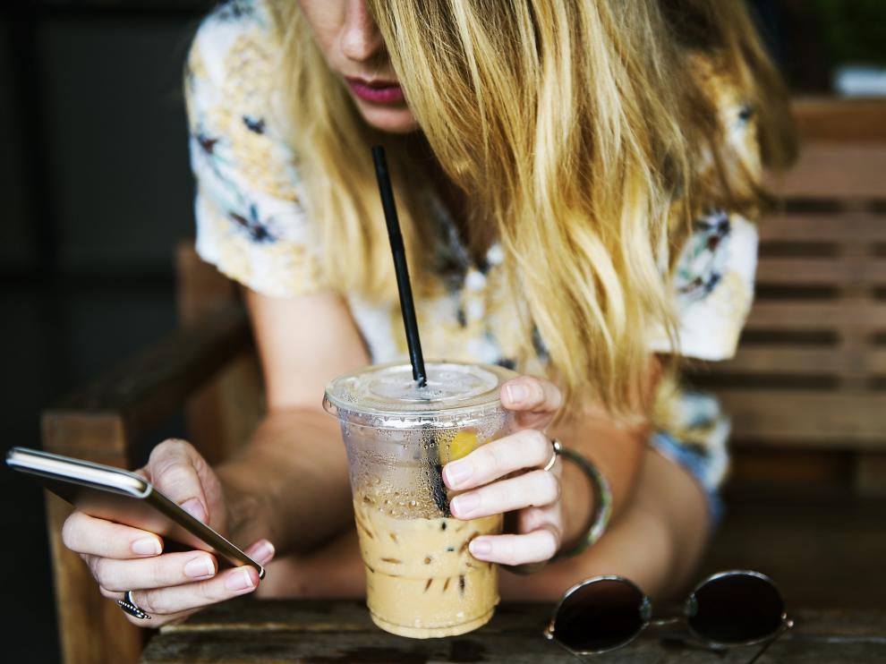Los jóvenes son cada vez más dependientes de las redes sociales.