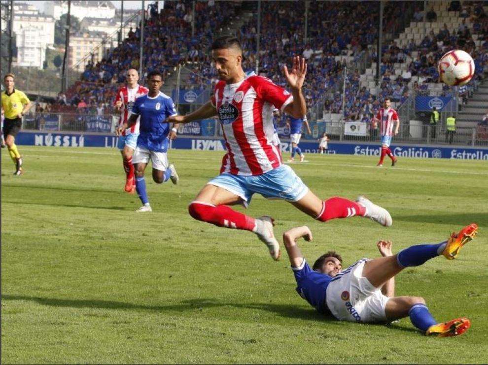 Un pasaje del último partido de los gallegos, el Lugo-Oviedo del pasado fin de semana, con victoria asturiana por 0-2 en el Anxo Carro.