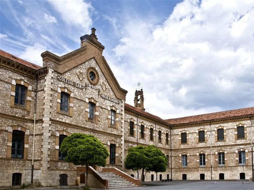 El altercado tuvo lugar en los alrededores del Colegio de San Nicolás de Bari