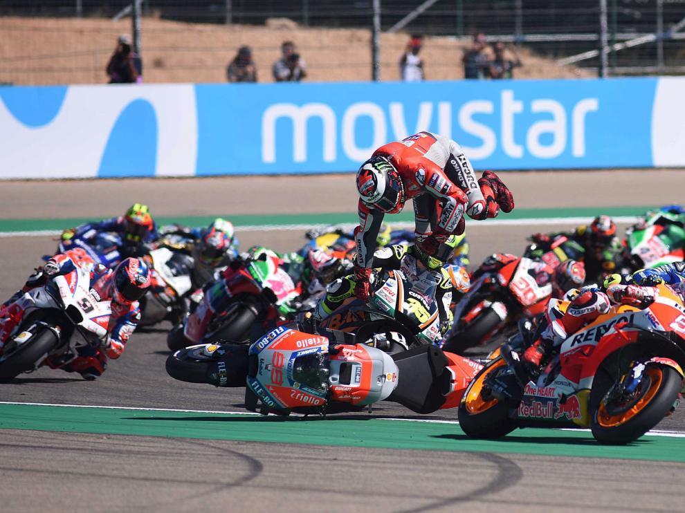 Caída de Jorge Lorenzo en Motorland.