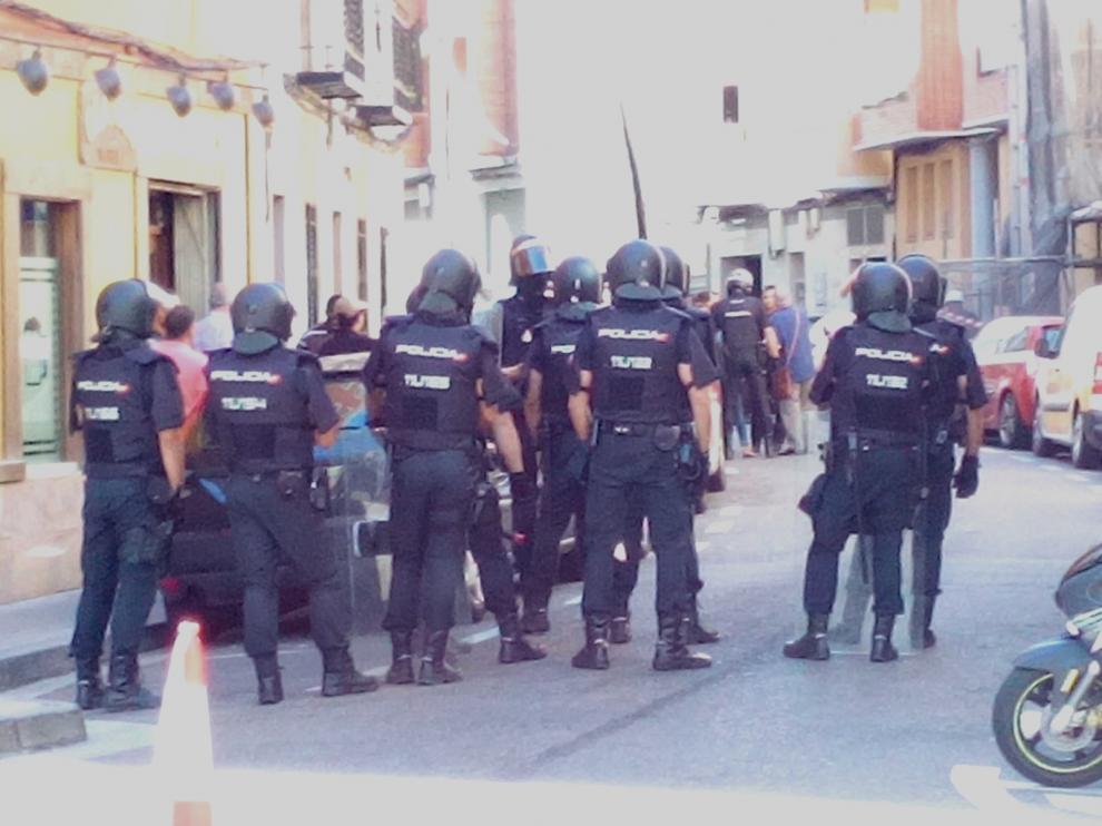 El juez tuvo que solicitar la presencia de los antidisturbios para poder acceder a la vivienda, en la calle de Marcos Zapata de Zaragoza.
