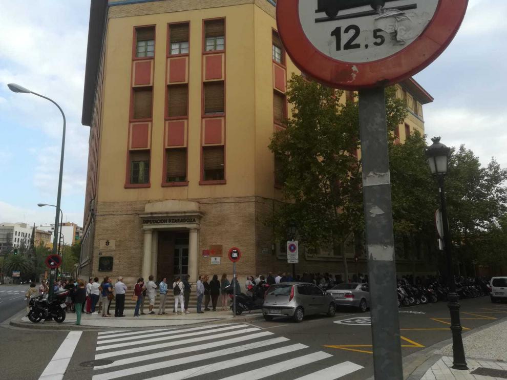 Las filas en las taquillas alcanzaban el paseo María Agustín.