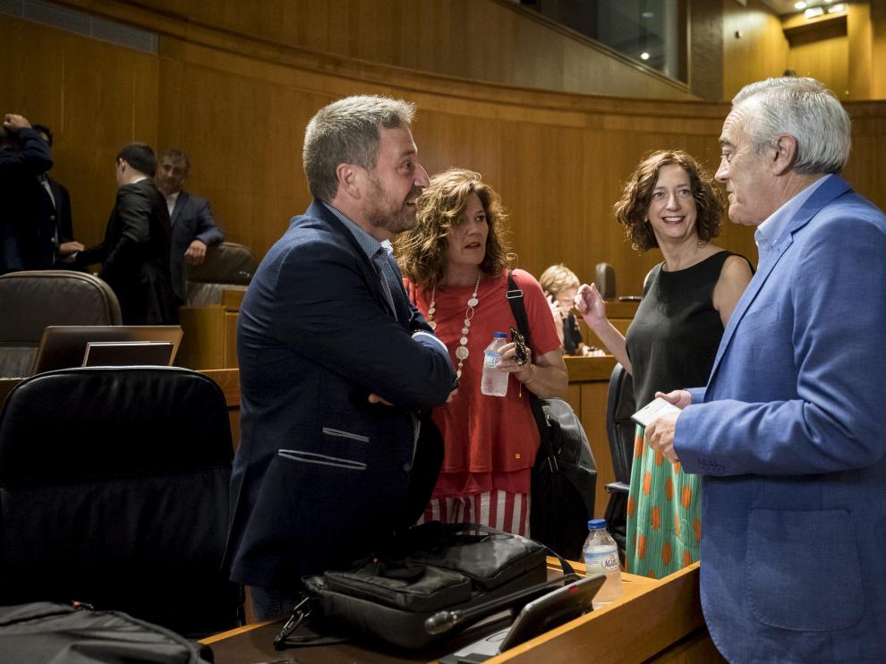 Soro, Martínez, Luquin y Sada en el pleno que aprobó la ley de derechos históricos