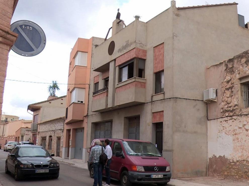 Vivienda de la localidad valenciana de Casinos donde se han encontrado los cuerpos.