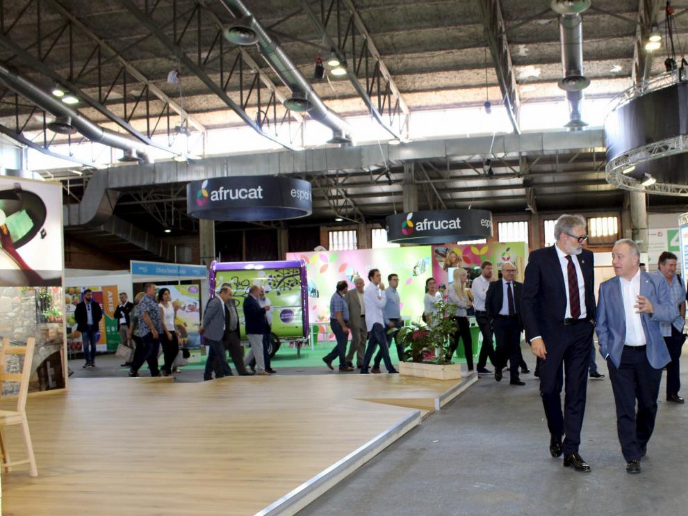 Miguel Gracia y el alcalde de Lérida recorrieron la feria junto con los alcaldes