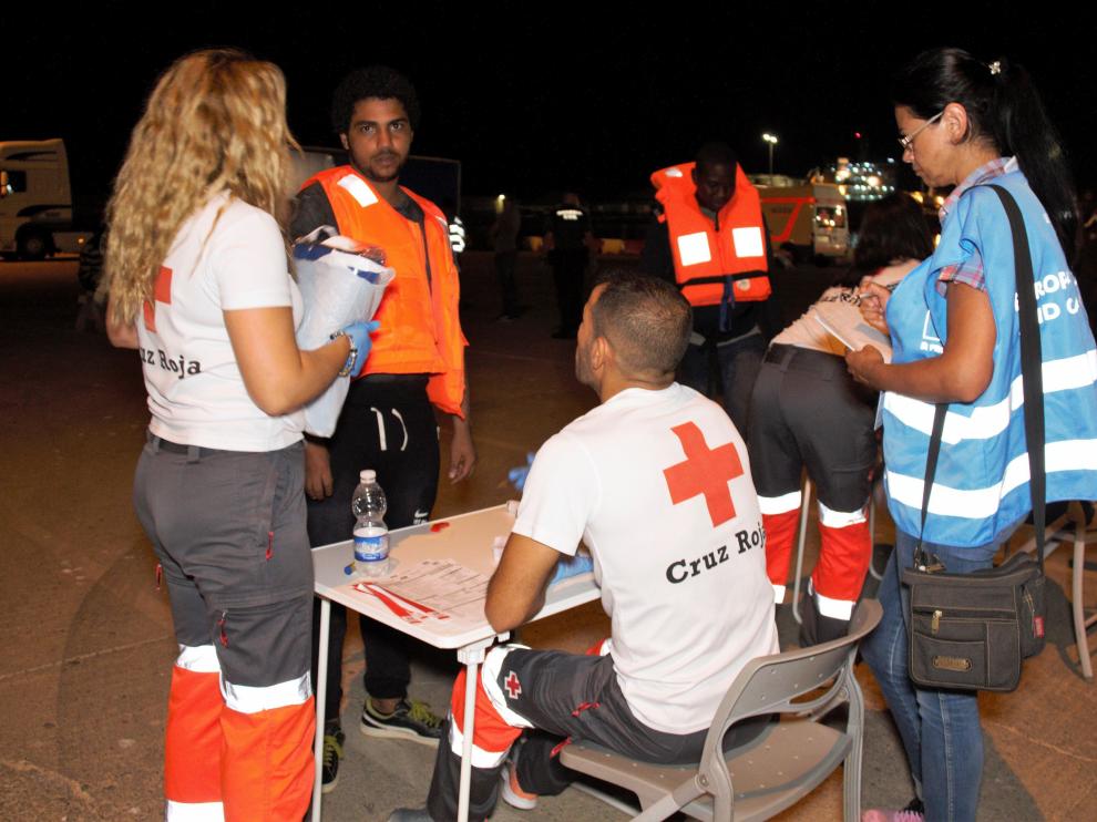 Salvamento Marítimo califica de "drama humano" la situación de las personas rescatadas en el mar.