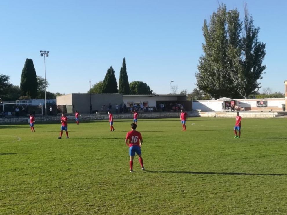El Gallur jugó ante el Grañén en el remodelado césped del Juan Jaqués