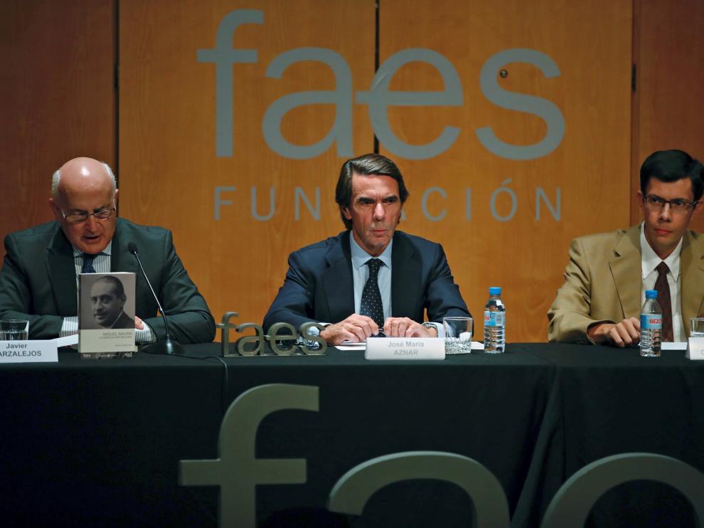 El expresidente José María Aznar, durante la presentación de la biografía de Miguel Maura.