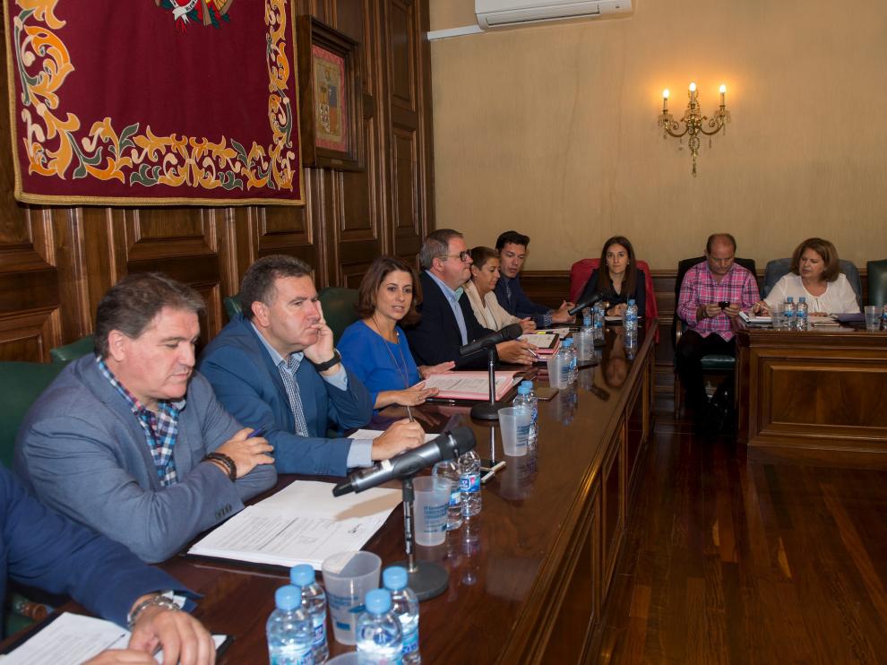 Foto de archivo de un pleno del Ayuntamiento de Teruel