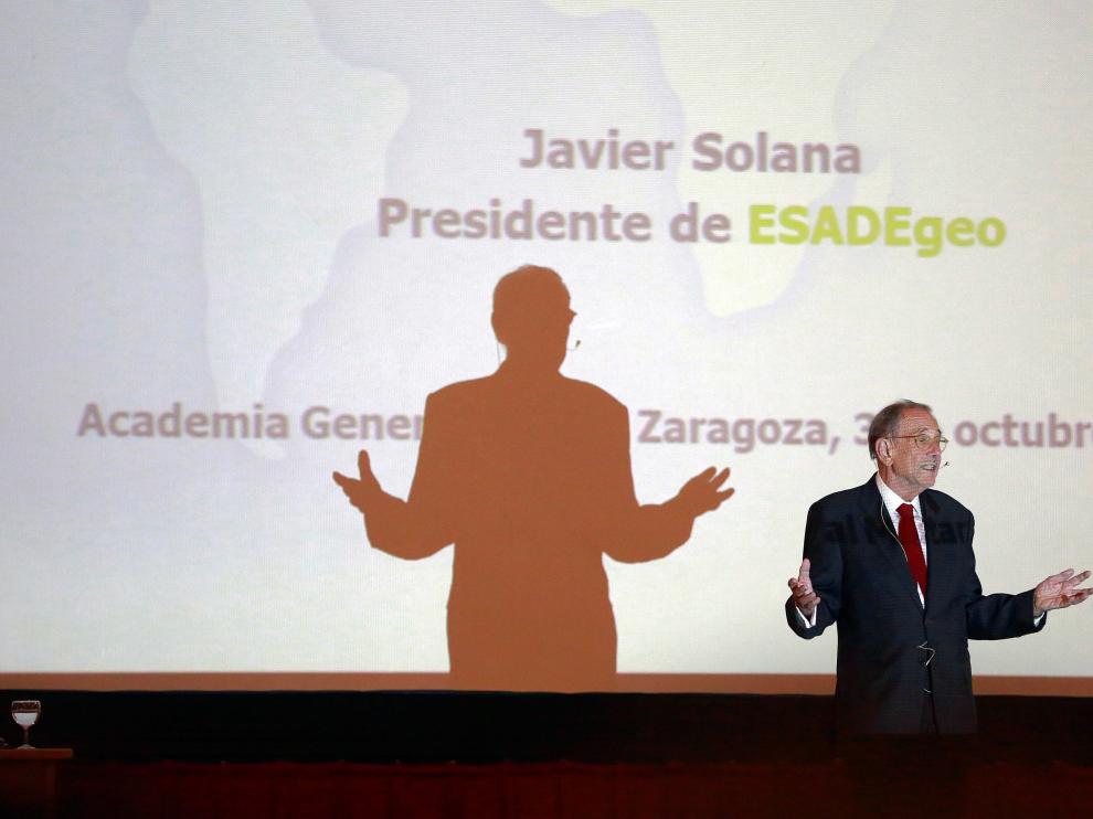 Javier Solana durante la conferencia en la Academia General Militar.
