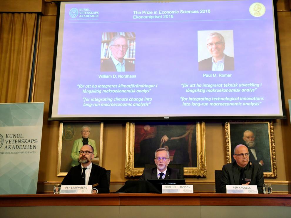 Momento en el que la Academia sueca ha anunciado el nombre de los ganadores del Nobel de Economía.