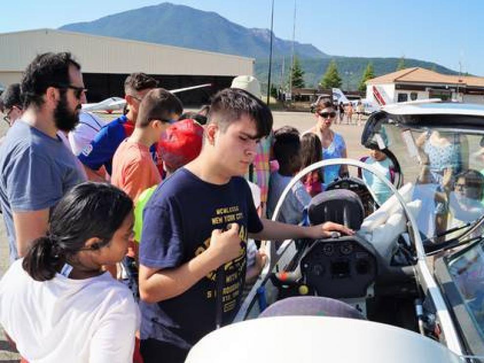 En julio, jóvenes con discapacidad visual sintieron el vuelo sin motor en Santa Cilia.