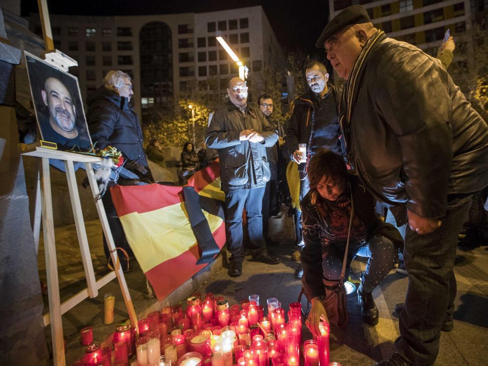 Homenaje a Víctor Laínez celebrado en diciembre de 2017 en la plaza de Aragón de Zaragoza.