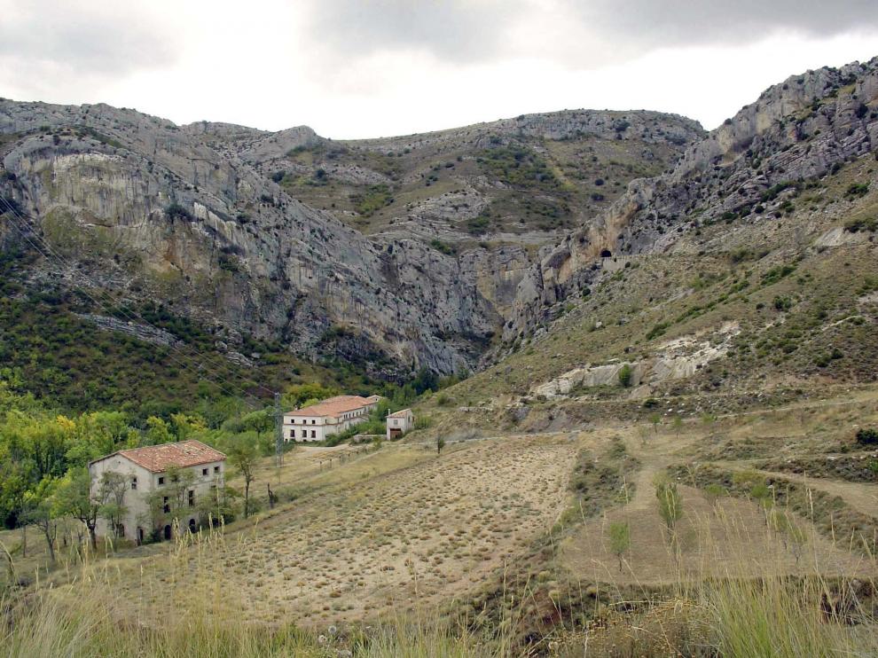 Antiguo balneario de Segura de Baños, junto a uno de los cañones del río Aguasvivas.