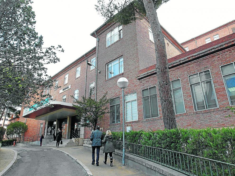 Acceso principal al hospital Obispo Polanco de Teruel.