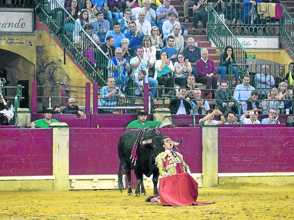 David Fandila 'el Fandi' se desplanta ante el buen cuarto de la tarde, de nombre Aparejador.