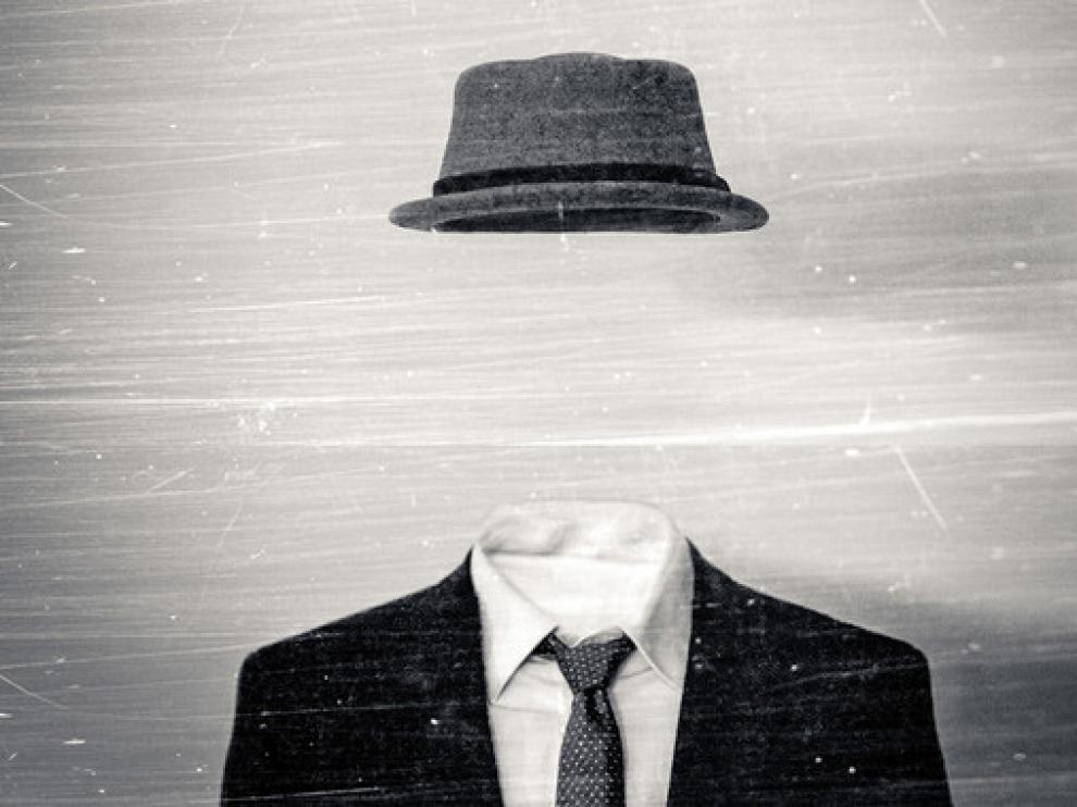 En 'El Hombre Invisible' de H.G. Wells ya se sugería la posibilidad de hacer invisibles los objetos mediante una pócima decolorante