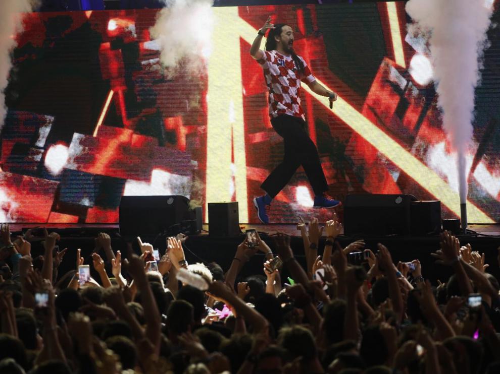 El productor y DJ californiano Steve Aoki impuso su ley en la carpa de Valdespartera