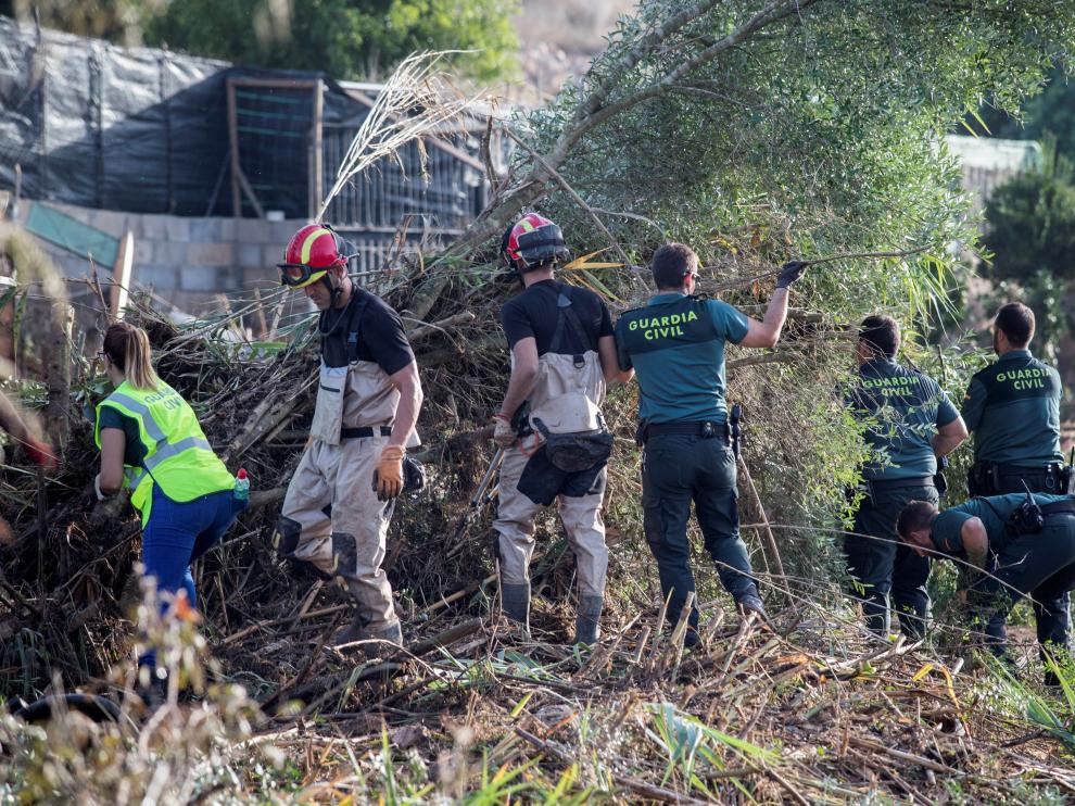 Continúan las labores de búsqueda del niño desaparecido.