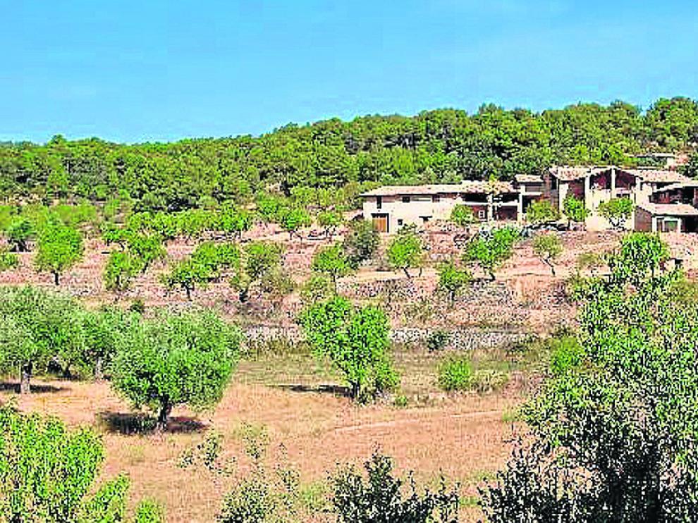 El mas de Xutxim de La Portellada, rehabilitado como segunda residencia.
