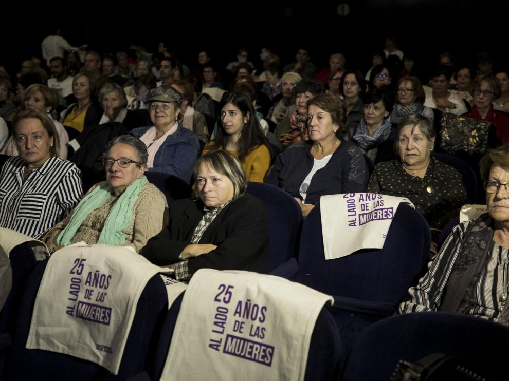 Asistentes al acto por el Día Internacional de la Mujer Rural en Zuera (Zaragoza).