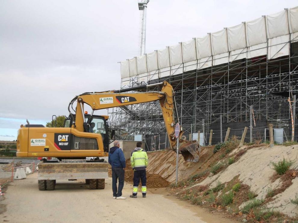 Las obras han comenzado este lunes en el tramo entre el estadio y Martínez de Velasco