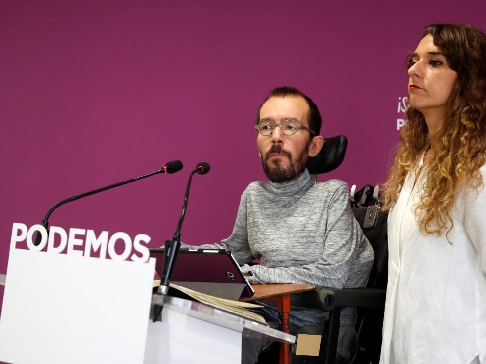 El secretario de Organización de Podemos Pablo Echenique y la diputada Noelia Vera, este lunes en Madrid