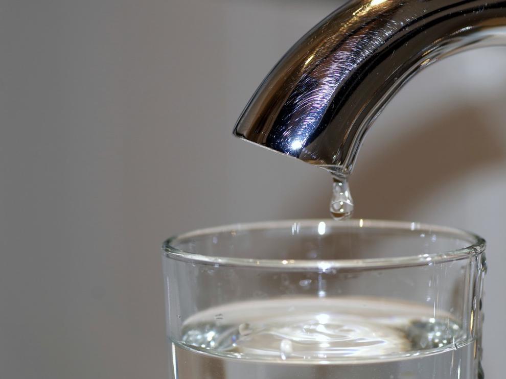 Los dos barrios zaragozanos estarán unas horas sin agua corriente.