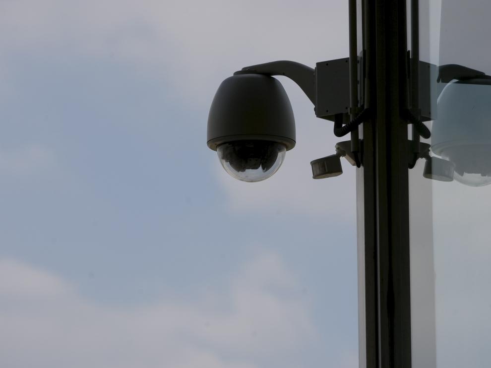 Fotografía de archivo de una cámara de seguridad.