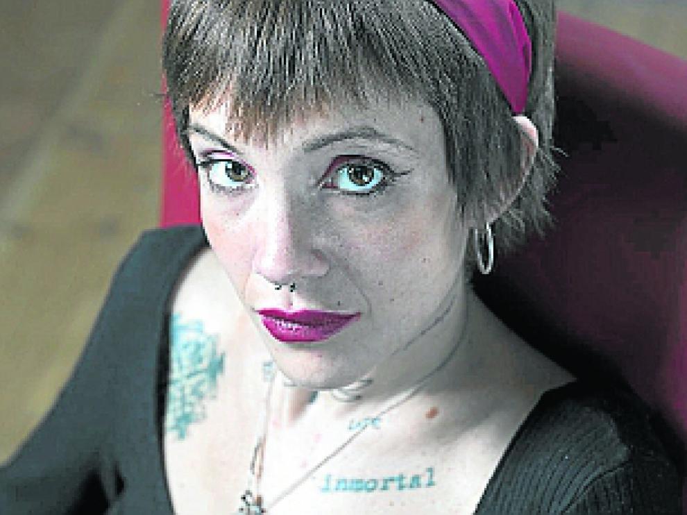 "Soy escritora porque soy lectora y porque necesito contestarme muchas cosas".