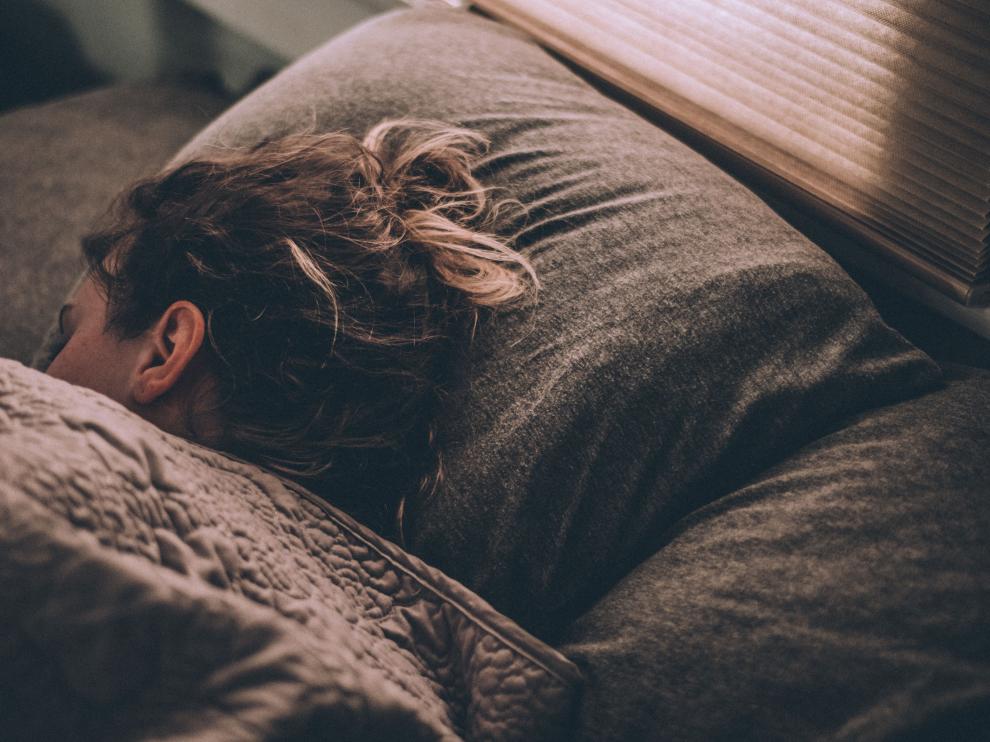 La falta de sueño es "una alarma más" a los factores de riesgo de este tipo de enfermedades.