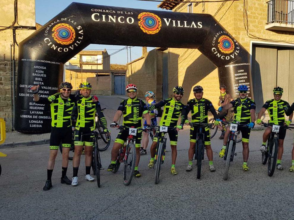 Imágenes de la cicloturista celebrada el pasado 30 de septiembre, en la localidad de Luna, en la que el proyecto Pedaladas por Lizer siguió sumando kilómetros solidarios a la causa.
