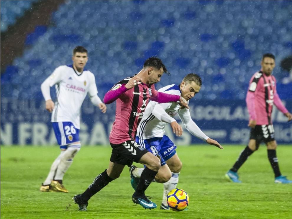 Pombo, autor del gol, durante el Real Zaragoza-Tenerife de la liga pasada, en enero, que ganaron los aragoneses 1-0.