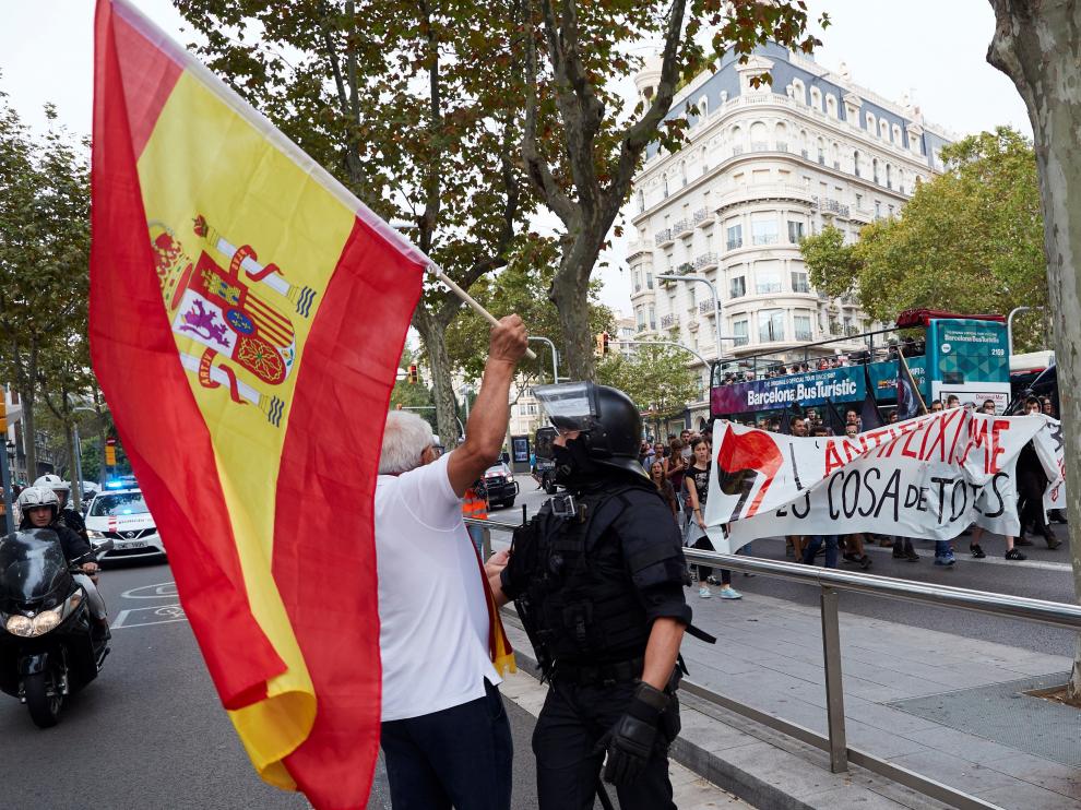 Una bandera española en Barcelona.