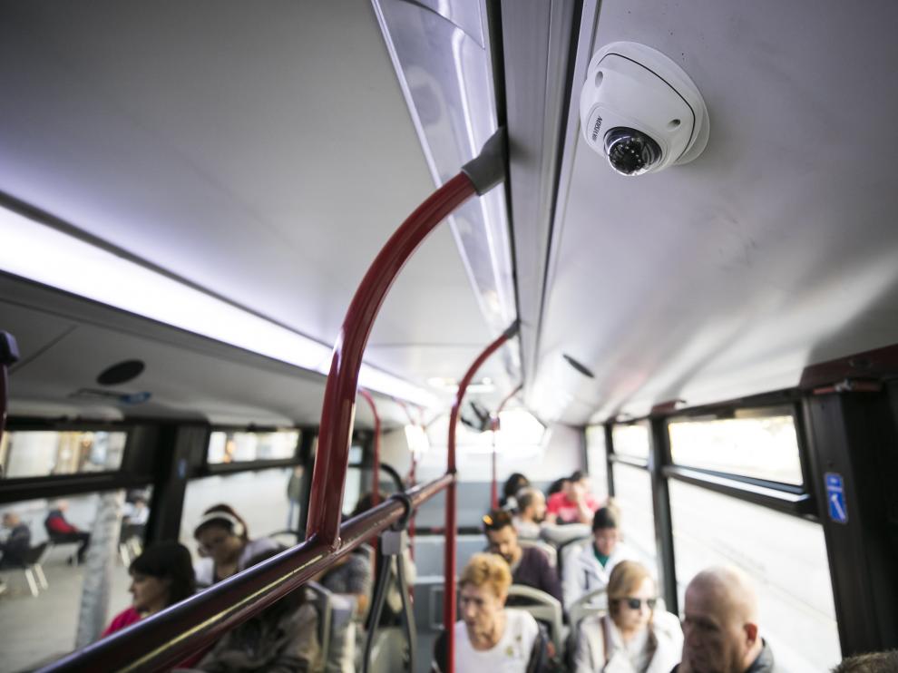 Los buses incorporan tres cámaras, una delante, otra detrás y una más en un lateral.