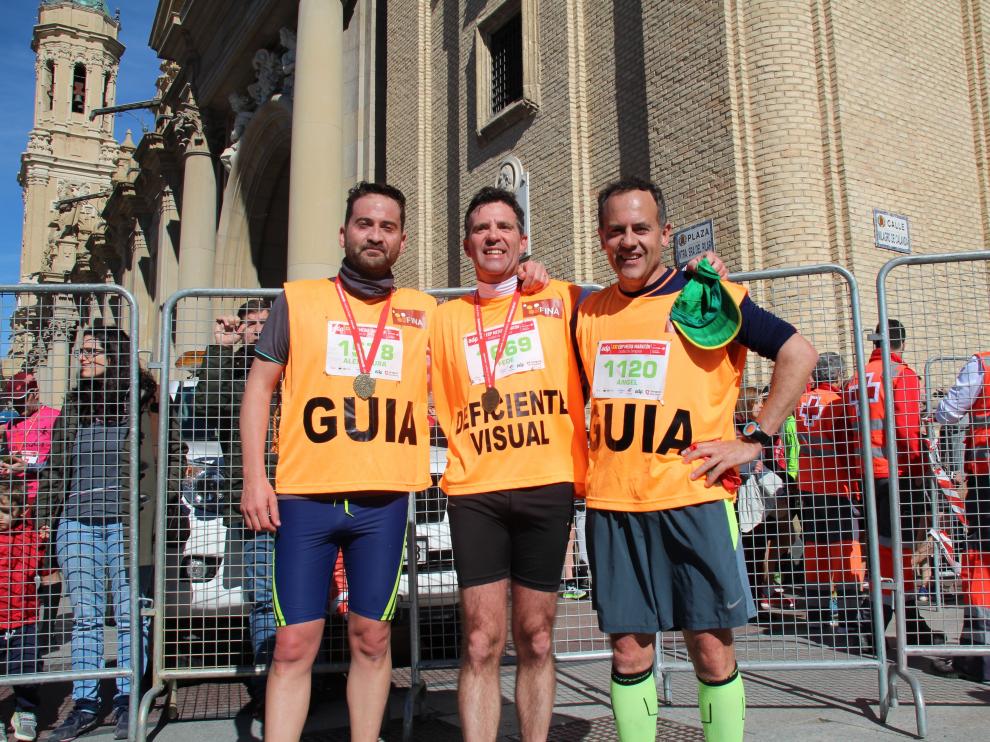 Federico Torralca, en el centro, acompañado de Ángel Bueno y Ramón Redondo.