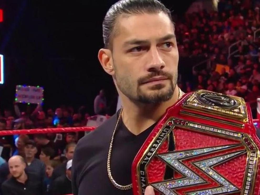 Roman Reigns, ayer en el momento de anunciar su enfermedad.