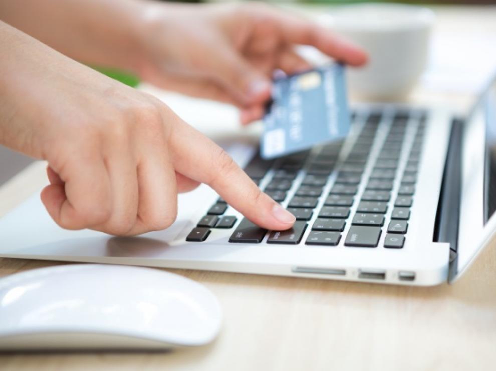 Los pedidos efectuados a través de smartphone alcanzarán un cuarto de las ventas llevadas a cabo este lunes.