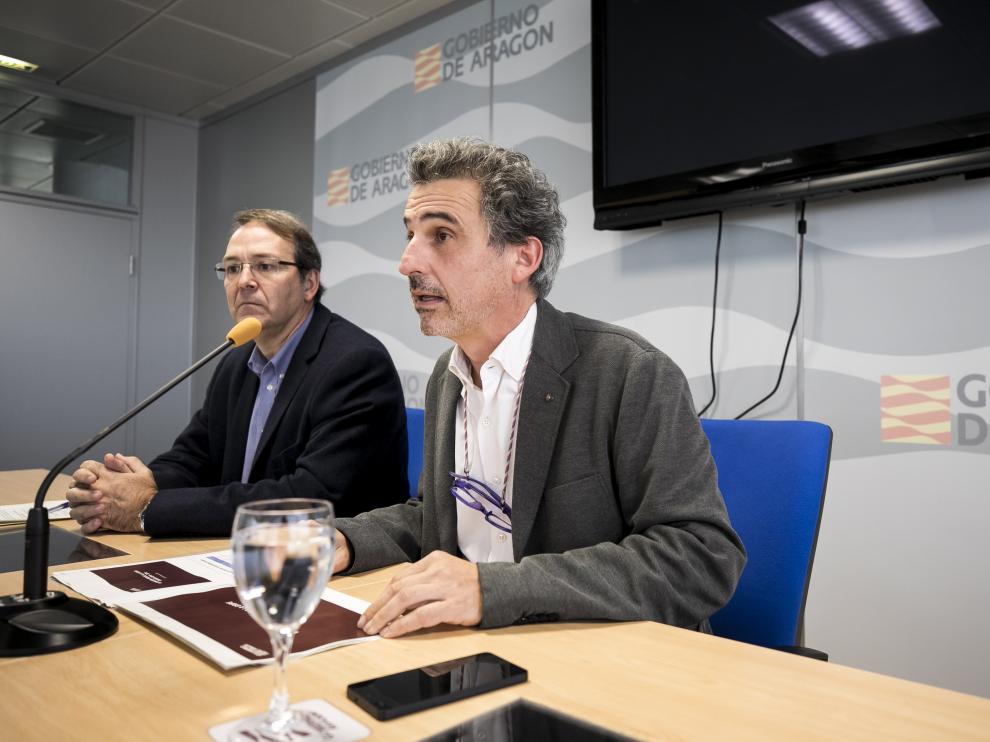 Javier Mazo y Francisco Javier Falo, durante a presentación de la campaña contra la gripre