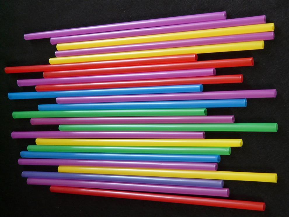 Las pajitas son algunos de los plásticos que se prohibirán.