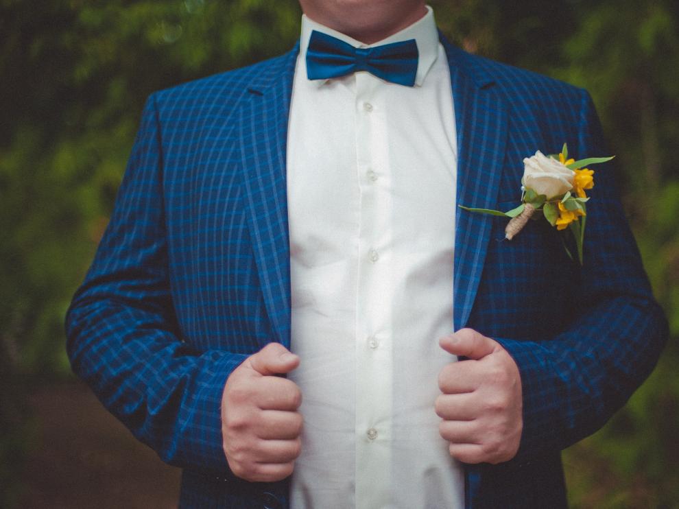 Los tonos azules, en sus diferentes expresiones, fueron algunos de los colores que más se vieron en las ceremonias del año pasado.