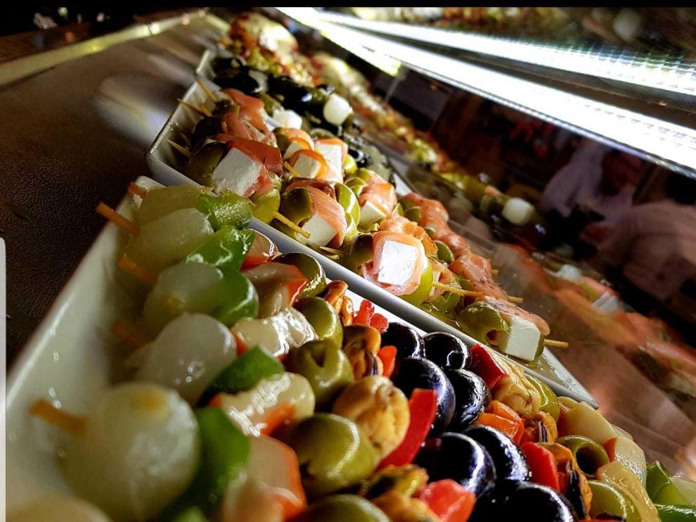 Los vinagrillos que forman parte de la barra del Costa 8 contienen entre cuatro y cinco tipos de ingredientes distintos.