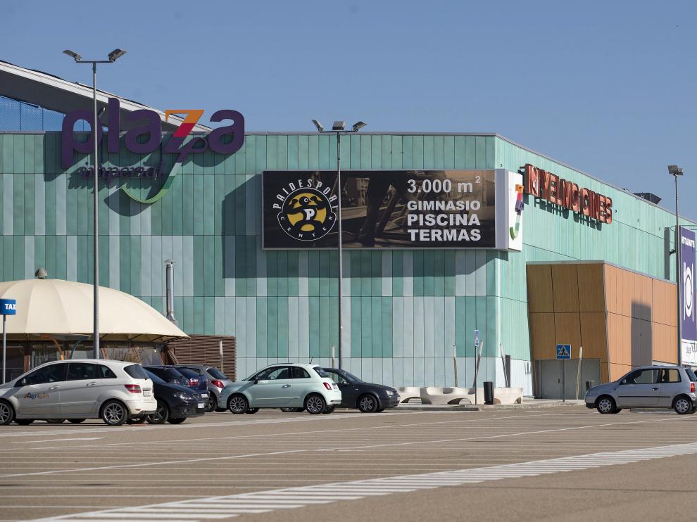 El ambicioso centro comercial del automóvil, situado frentea Plaza Imperial, se estrenó en 2007, pero fue una ruina y ahora acoge todo de tipo de negocios y actividades.