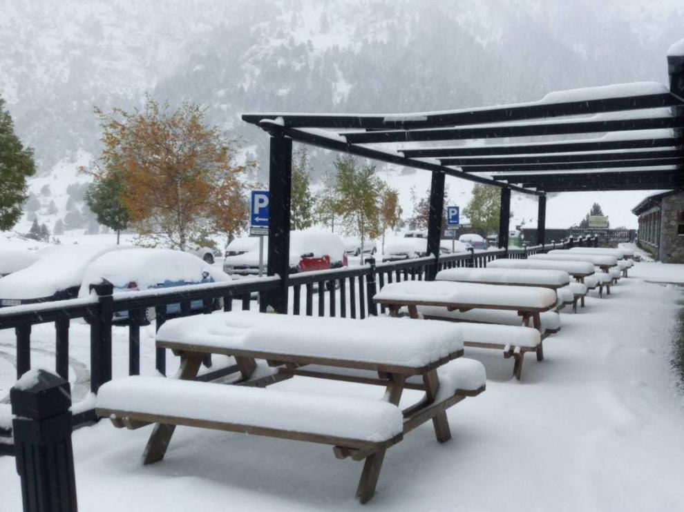 Nieve en los Llanos del Hospital.