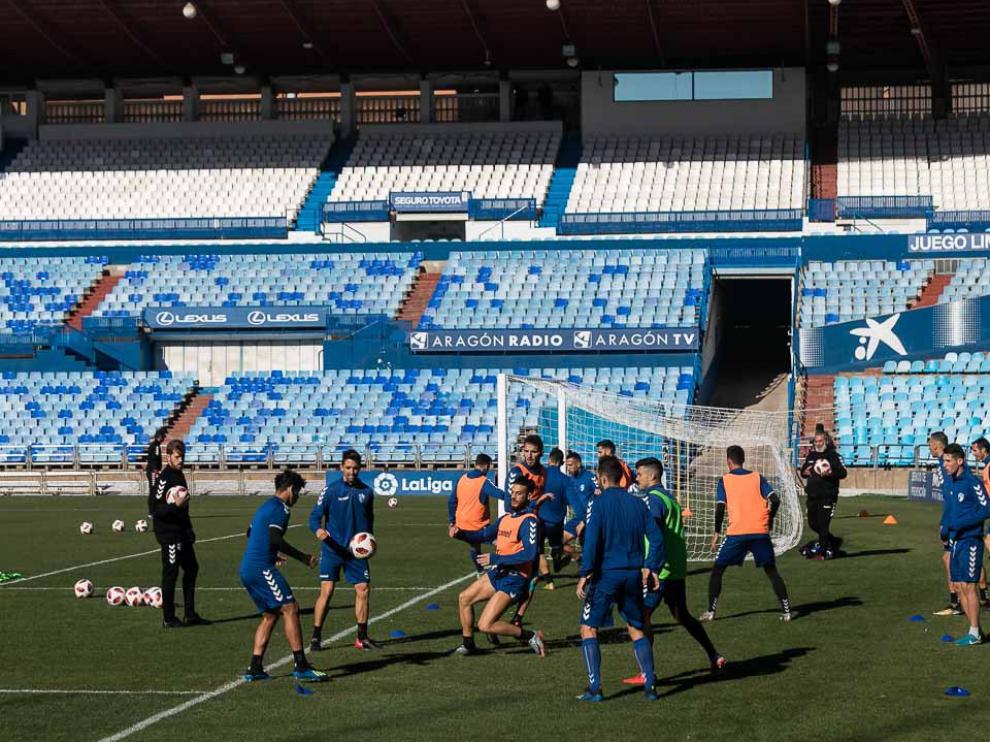 Entrenamiento del CD Ebro en La Romareda