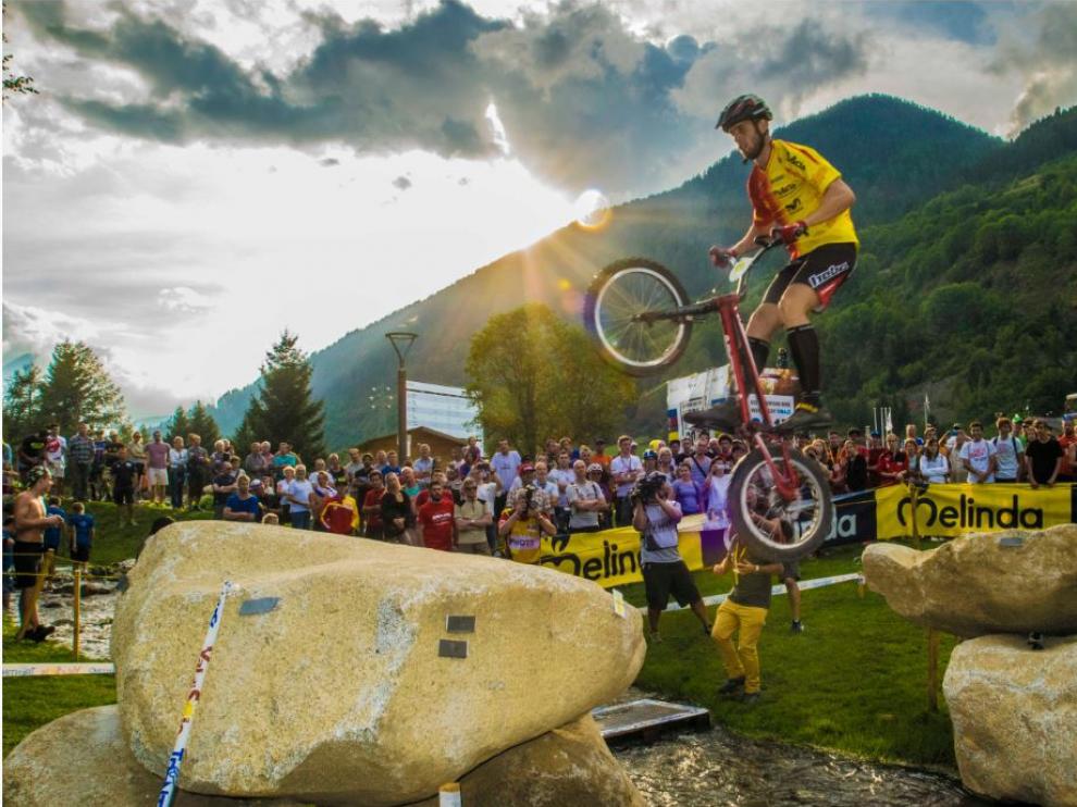 Abel Mustieles, en acción en la Copa del Mundo UCI Trials de Vermiglio (Italia)