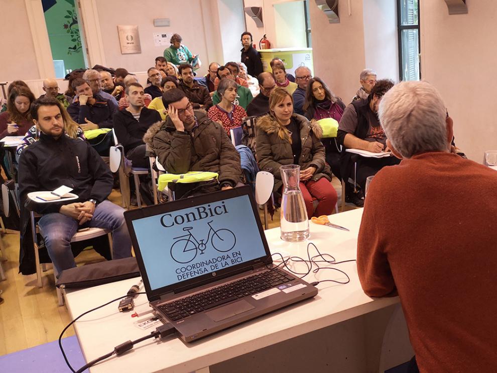 Asamblea del colectivo ConBici (coordinadora Ibérica en defensa de la Bicicleta) en Zaragoza.