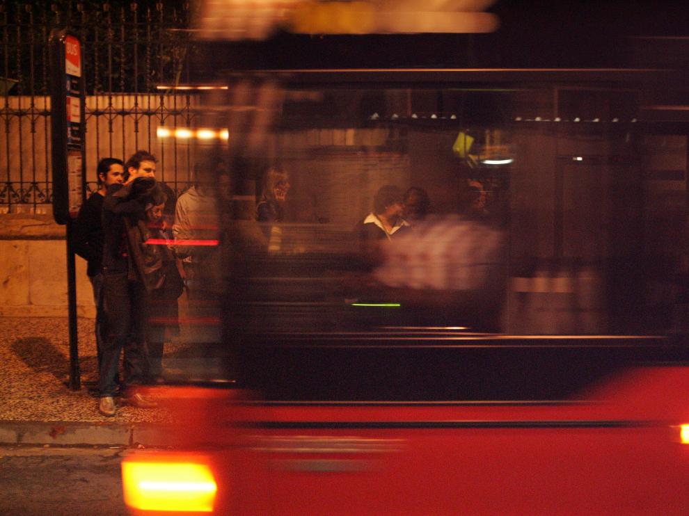 La agresión se produjo en el interior de un autobús urbano durante las fiestas del Pilar del 2016.