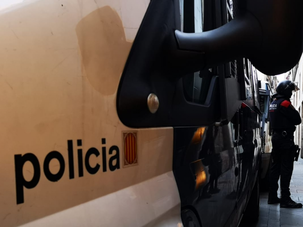 Operación de los Mossos d'Esquadra y la Guardia Urbana contra los narcopisos en Barcelona.