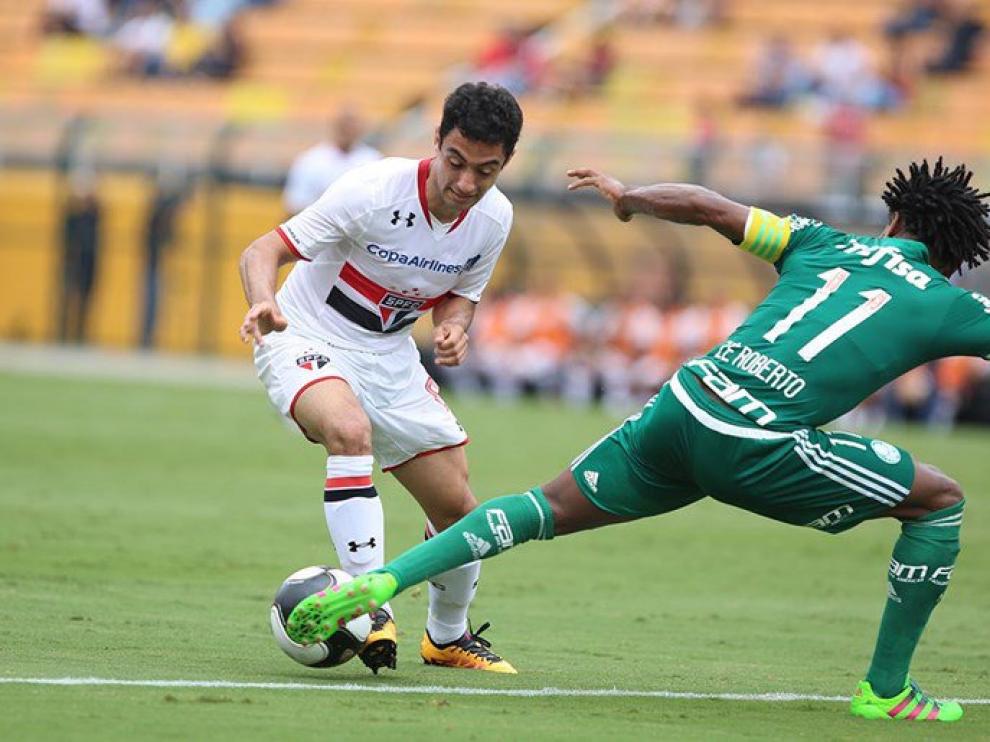 Daniel Corrêa Freitas, de blanco